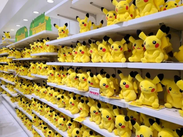 30 Pikachu 30 művész – Pokémon 30th Celebration
